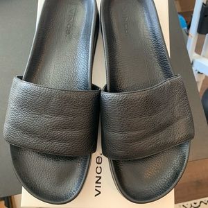 Vince Gavin pool leather slides - black